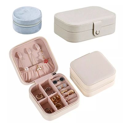 ODM กล่องเครื่องประดับแบบพกพาขนาดเล็กต่างหูสตั๊ดหนัง PU Greaseproof
