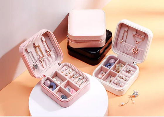กล่องใส่เครื่องประดับกำมะหยี่มีสไตล์กล่องใส่เครื่องประดับ Pantone หนัง PU