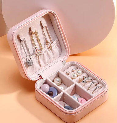 กล่องใส่เครื่องประดับกำมะหยี่มีสไตล์กล่องใส่เครื่องประดับ Pantone หนัง PU