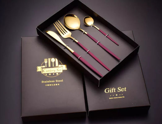 กล่องบรรจุภัณฑ์ภาชนะใส่อาหารเย็น Flatware พร้อมช้อนและส้อมสแตนเลส 410
