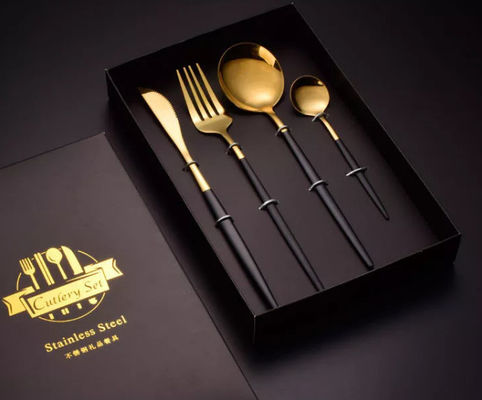 กล่องบรรจุภัณฑ์ภาชนะใส่อาหารเย็น Flatware พร้อมช้อนและส้อมสแตนเลส 410