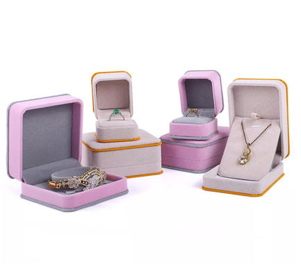 OEM แหวน สร้อยคอ กล่องบรรจุภัณฑ์ กล่องเครื่องประดับกำมะหยี่สีชมพู ISO9001