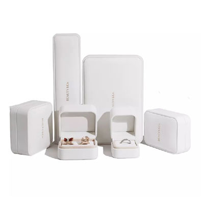 กล่องของขวัญสร้อยคอกำมะหยี่ PU ฉลากส่วนตัว, กล่องของขวัญบรรจุภัณฑ์เครื่องประดับหรูหรา