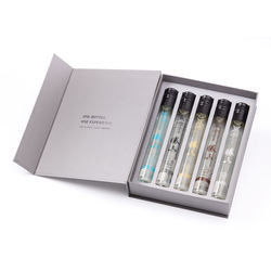 กล่องของขวัญขวดไวน์เคลือบมัน CMYK บรรจุภัณฑ์กล่องของขวัญแชมเปญ